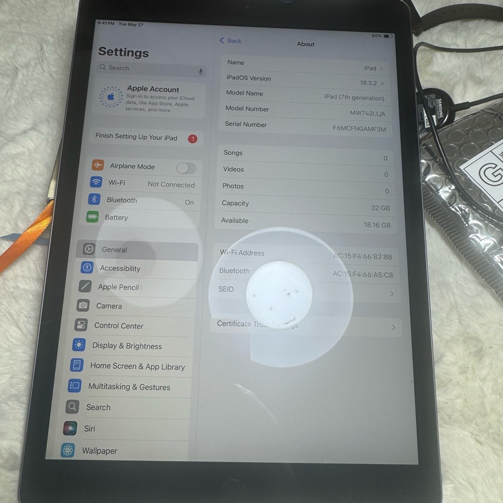 Apple tableta. Septima generacion. Casi nueva
100% functional y authentica - Picture 5 of 9